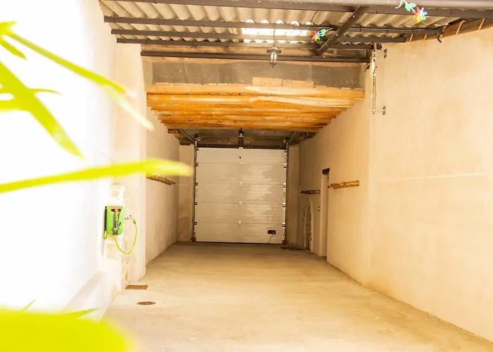 Donas Martin Munoz de las Posadas